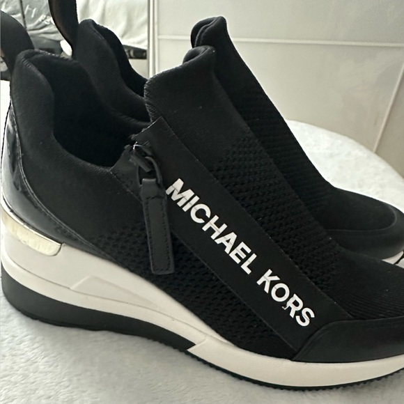 Michael Kors Willis Stretch Knit Trainer brand new / no box - Picture 3 of 15